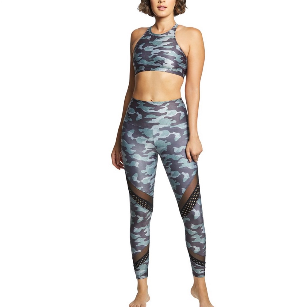 NWT Onzie Camo Sporty Ankle Legging